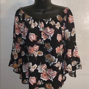 Adorable Scoop Neck Blouse